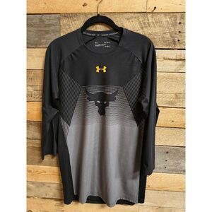 Under Armour Project Rock Size M 3/4 Sleeve Black HeatGear Shirt